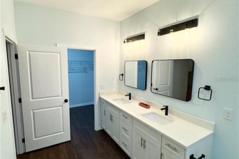 House in Port Charlotte, Florida 4 bedrooms, 154.78 sq.m. № 2091879 - photo 4