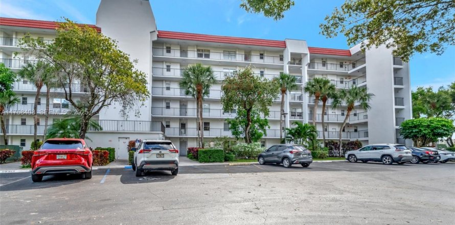 Condo in Lake Worth, Florida, 2 bedrooms № 2186046