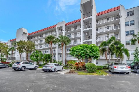 Condo in Lake Worth, Florida, 2 bedrooms № 2186046 - photo 2
