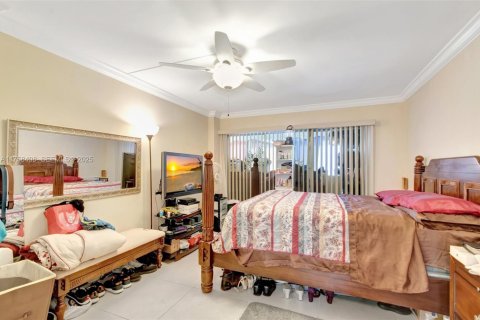 Condo in Lake Worth, Florida, 2 bedrooms № 2186046 - photo 23