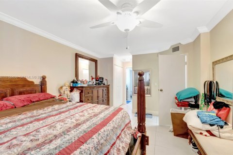 Condo in Lake Worth, Florida, 2 bedrooms № 2186046 - photo 24
