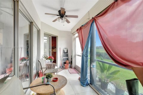 Condo in Lake Worth, Florida, 2 bedrooms № 2186046 - photo 21