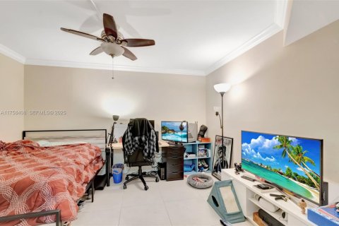 Condo in Lake Worth, Florida, 2 bedrooms № 2186046 - photo 15