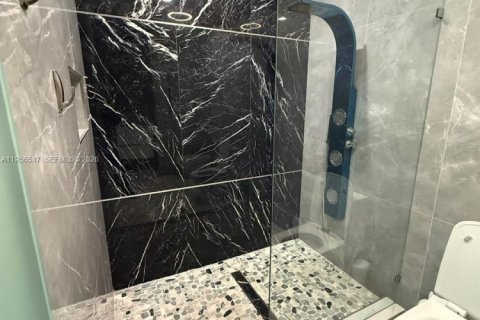 House in Cutler Bay, Florida 4 bedrooms, 225.29 sq.m. № 2023422 - photo 24