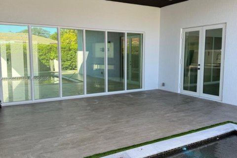 House in Cutler Bay, Florida 4 bedrooms, 225.29 sq.m. № 2023422 - photo 9