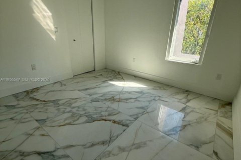 House in Cutler Bay, Florida 4 bedrooms, 225.29 sq.m. № 2023422 - photo 16