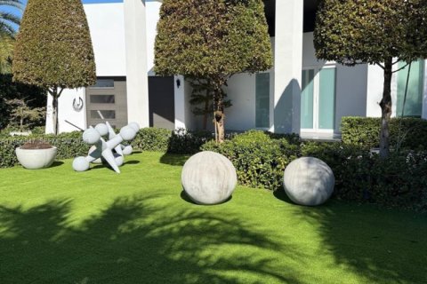 House in Cutler Bay, Florida 4 bedrooms, 225.29 sq.m. № 2023422 - photo 3