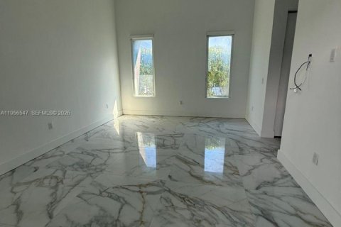 House in Cutler Bay, Florida 4 bedrooms, 225.29 sq.m. № 2023422 - photo 20