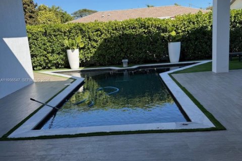 House in Cutler Bay, Florida 4 bedrooms, 225.29 sq.m. № 2023422 - photo 8