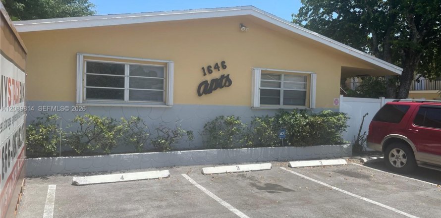 House in Fort Lauderdale, Florida 1 bedroom, 247.21 sq.m. № 2392059