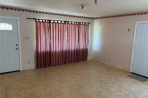 Commercial property in Lake Panasoffkee, Florida 83.61 sq.m. № 2116225 - photo 8