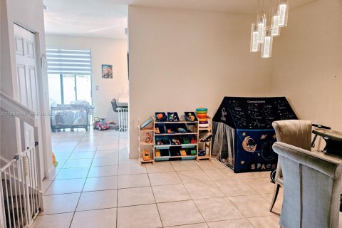 Townhouse in Hialeah, Florida 3 bedrooms, 158.68 sq.m. № 2088846 - photo 7
