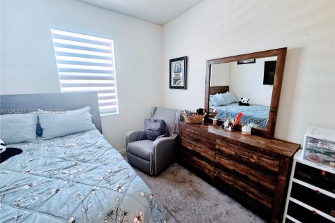 Townhouse in Hialeah, Florida 3 bedrooms, 158.68 sq.m. № 2088846 - photo 16
