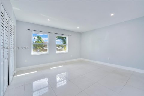 House in Miami, Florida 2 bedrooms, 95.5 sq.m. № 2069580 - photo 8