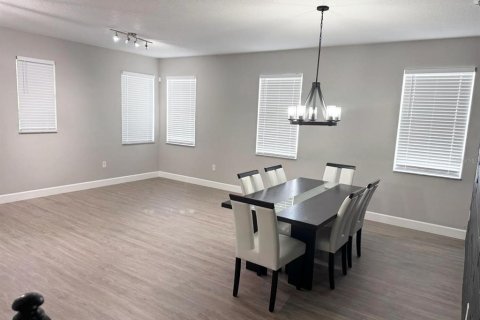 House in Orlando, Florida 3 bedrooms, 272.85 sq.m. № 2393962 - photo 5