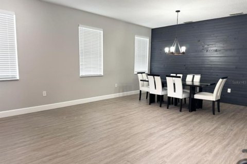 House in Orlando, Florida 3 bedrooms, 272.85 sq.m. № 2393962 - photo 4