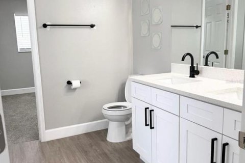 House in Orlando, Florida 3 bedrooms, 272.85 sq.m. № 2393962 - photo 11