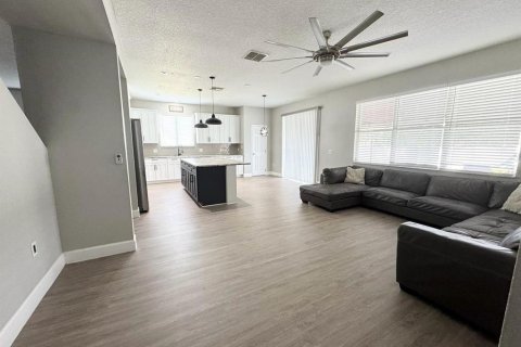 House in Orlando, Florida 3 bedrooms, 272.85 sq.m. № 2393962