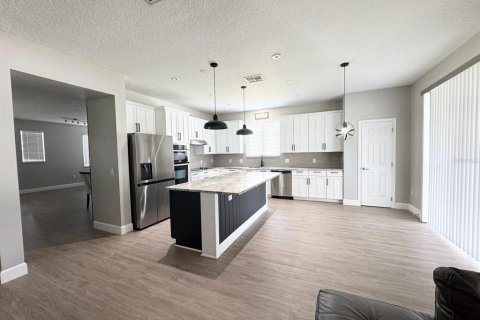 House in Orlando, Florida 3 bedrooms, 272.85 sq.m. № 2393962 - photo 7