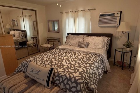 House in Miami, Florida 3 bedrooms, 166.48 sq.m. № 2042190 - photo 21