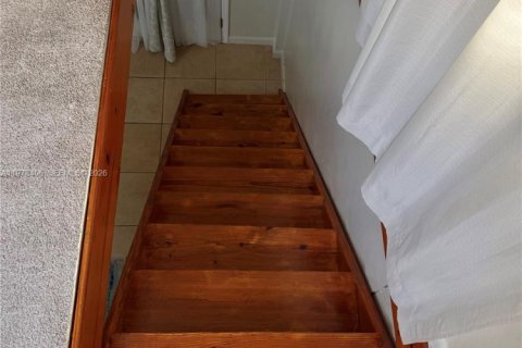 House in Miami, Florida 3 bedrooms, 166.48 sq.m. № 2042190 - photo 24