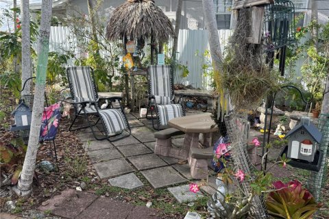 House in Miami, Florida 3 bedrooms, 166.48 sq.m. № 2042190 - photo 7