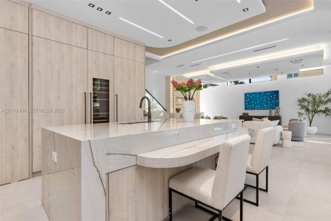 Villa ou maison à vendre à Fort Lauderdale, Floride: 4 chambres № 2413278 - photo 5