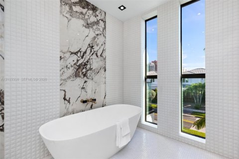 Villa ou maison à vendre à Fort Lauderdale, Floride: 4 chambres № 2413278 - photo 21