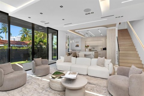 Villa ou maison à vendre à Fort Lauderdale, Floride: 4 chambres № 2413278 - photo 12