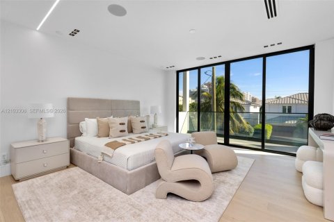 Villa ou maison à vendre à Fort Lauderdale, Floride: 4 chambres № 2413278 - photo 6