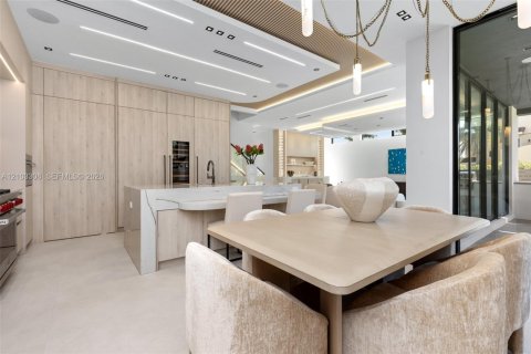 Villa ou maison à vendre à Fort Lauderdale, Floride: 4 chambres № 2413278 - photo 14