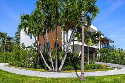 Villa ou maison à vendre à Fort Lauderdale, Floride: 4 chambres № 2413278 - photo 8