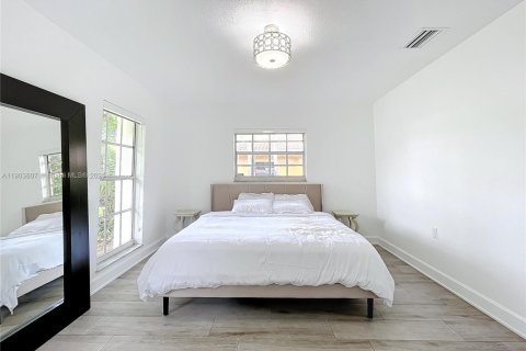 Casa en venta en Hollywood, Florida, 6 dormitorios, 297.57 m2 № 1955733 - foto 21