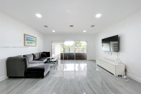 Casa en venta en Hollywood, Florida, 6 dormitorios, 297.57 m2 № 1955733 - foto 12