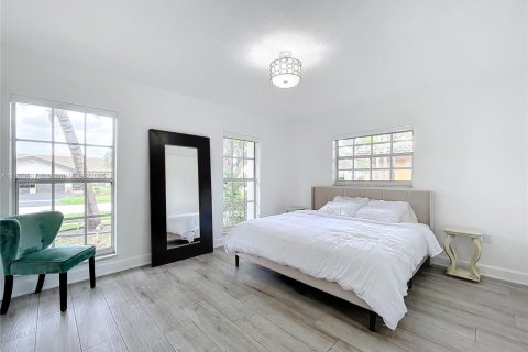 Casa en venta en Hollywood, Florida, 6 dormitorios, 297.57 m2 № 1955733 - foto 9