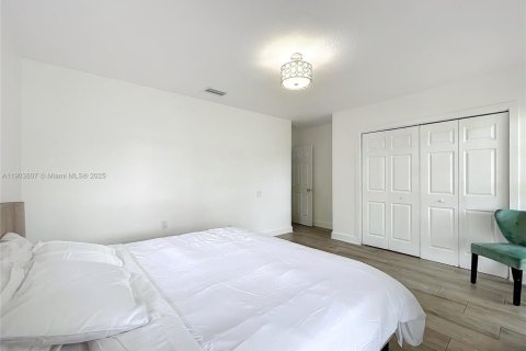 Casa en venta en Hollywood, Florida, 6 dormitorios, 297.57 m2 № 1955733 - foto 20