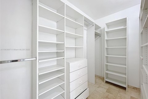 Casa en venta en Hollywood, Florida, 6 dormitorios, 297.57 m2 № 1955733 - foto 29