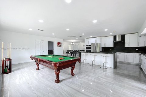 Casa en venta en Hollywood, Florida, 6 dormitorios, 297.57 m2 № 1955733 - foto 19