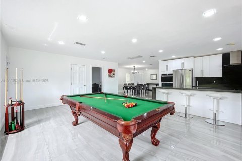 Casa en venta en Hollywood, Florida, 6 dormitorios, 297.57 m2 № 1955733 - foto 16