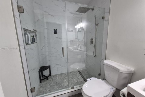 House in Sunrise, Florida 4 bedrooms, 168.52 sq.m. № 1945618 - photo 20