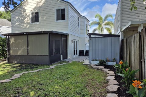 House in Sunrise, Florida 4 bedrooms, 168.52 sq.m. № 1945618 - photo 3