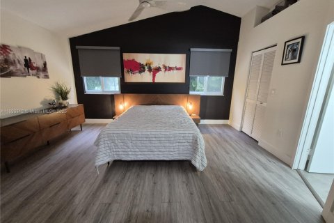 House in Sunrise, Florida 4 bedrooms, 168.52 sq.m. № 1945618 - photo 17