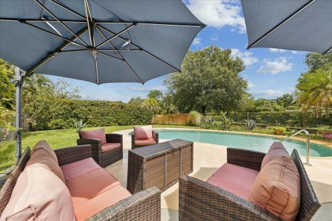 Villa ou maison à vendre à West Palm Beach, Floride: 3 chambres, 152.64 m2 № 2311548 - photo 2