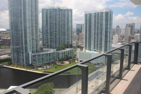 Condo in Miami, Florida, 1 bedroom № 2006289 - photo 7