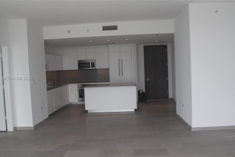 Condo in Miami, Florida, 1 bedroom № 2006289 - photo 8