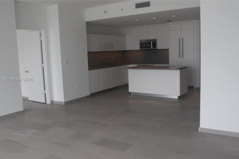 Condo in Miami, Florida, 1 bedroom № 2006289 - photo 1