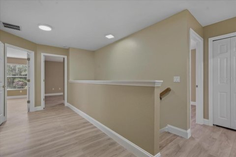 Casa en venta en Tampa, Florida, 5 dormitorios, 269.79 m2 № 2385821 - foto 30