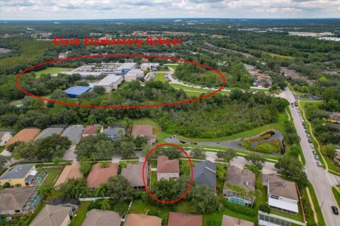 Casa en venta en Tampa, Florida, 5 dormitorios, 269.79 m2 № 2385821 - foto 5