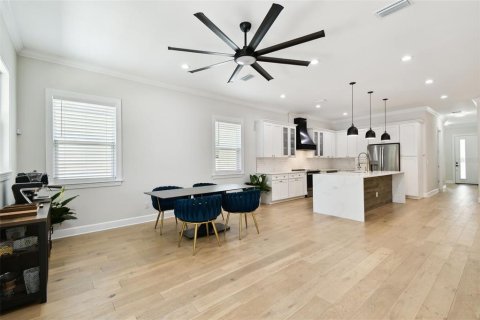 Casa en venta en Tampa, Florida, 5 dormitorios, 282.42 m2 № 2203989 - foto 14