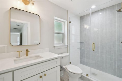 Casa en venta en Tampa, Florida, 5 dormitorios, 282.42 m2 № 2203989 - foto 25